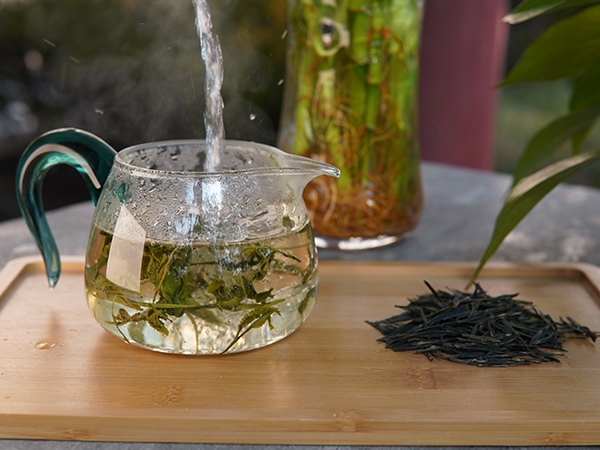 綠茶的功效和作用——濰坊市鼎尖茶業(yè)有限公司